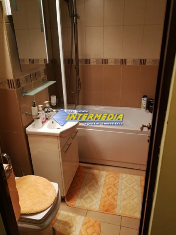 3-camere-decomandat-mobilat-si-utilat-in-centru-2
